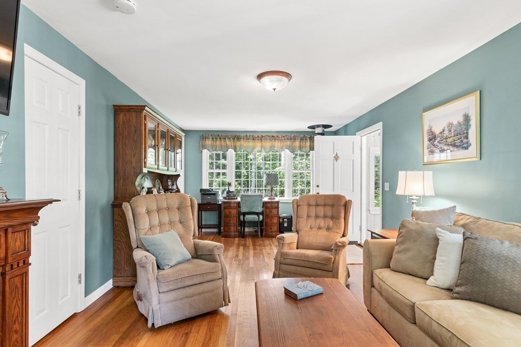 21 Woodridge Road Sandwich, MA 02537 - Photo 5 of 21 Gallery Image 5