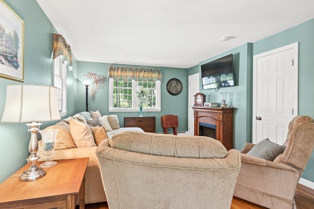 21 Woodridge Road Sandwich, MA 02537 - Photo 6 of 21 Gallery Image 6