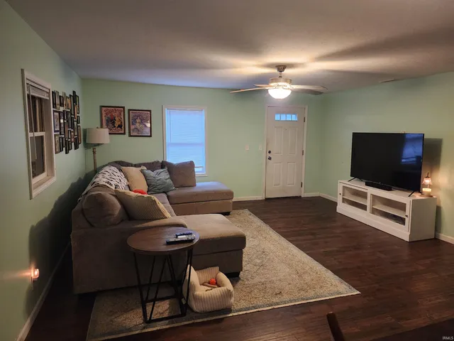 $139,900 | 1330 West Crandall Street, Mitchell, IN 47446