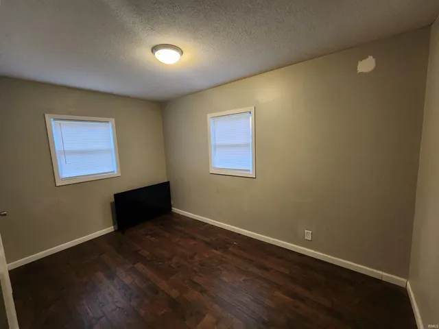 $139,900 | 1330 West Crandall Street, Mitchell, IN 47446