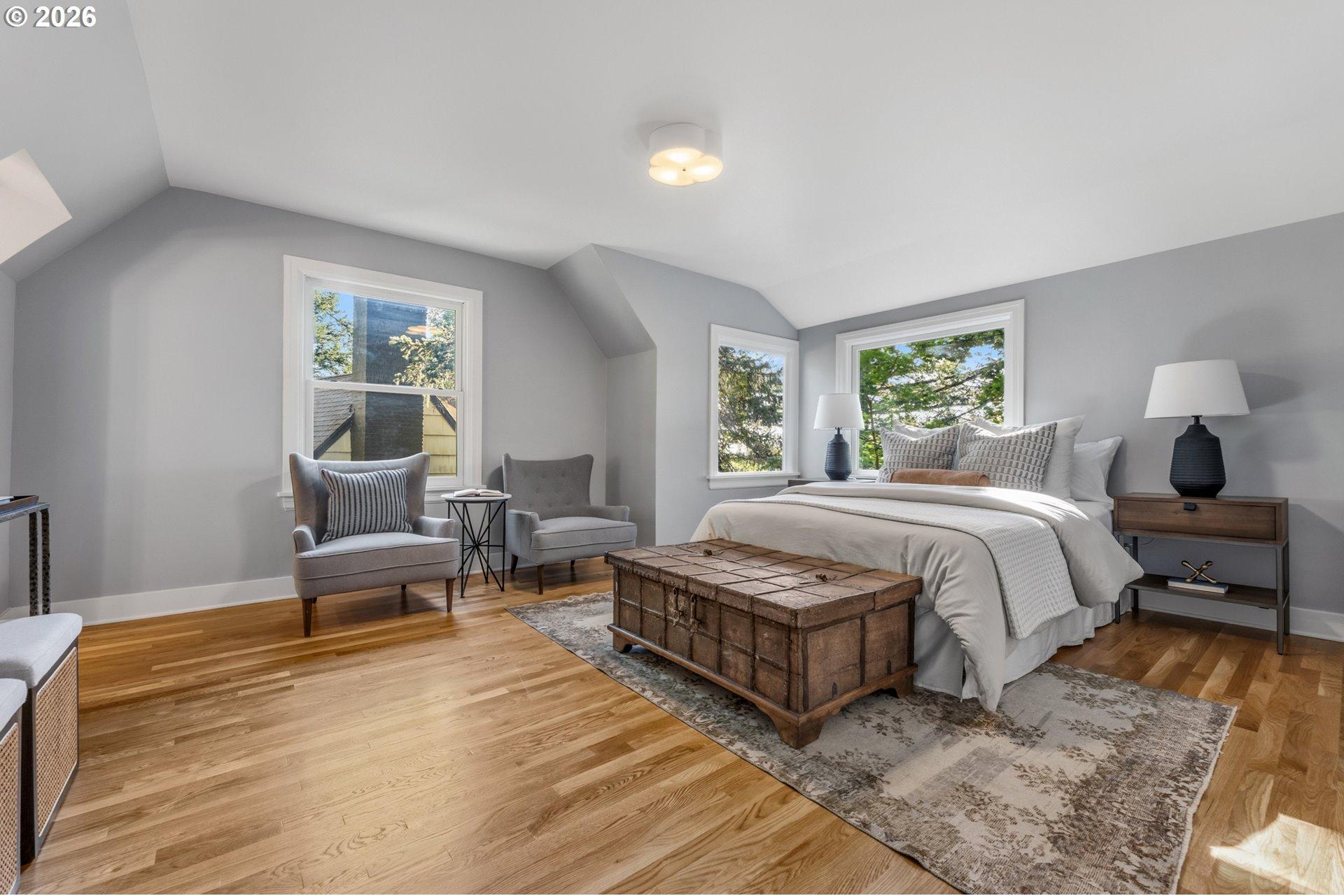 3148 Southwest Fairview Boulevard Portland, OR 97205 - Photo 21 of 45 Primary Bedroom