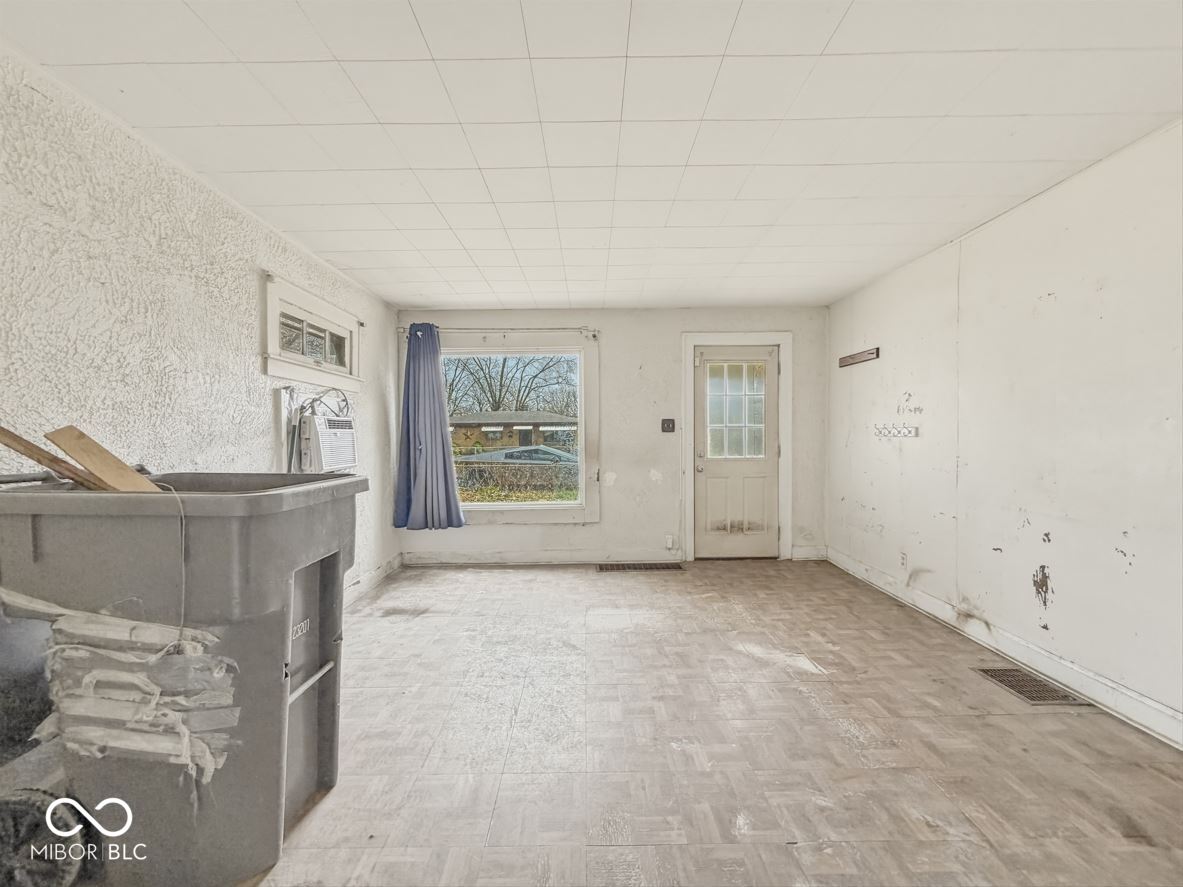 742 South Addison Street Indianapolis, IN 46221 - Photo 11 of 30