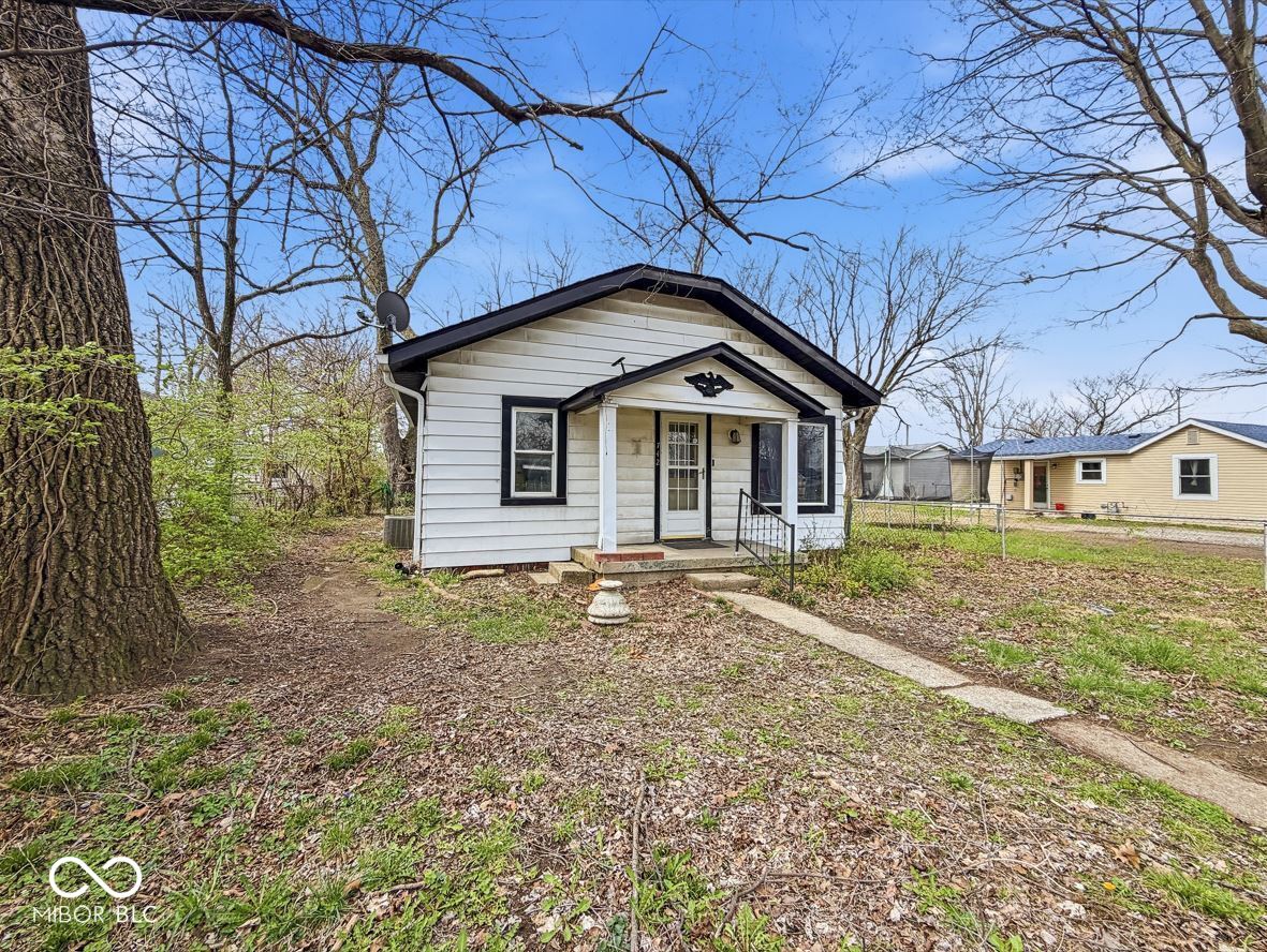 742 South Addison Street Indianapolis, IN 46221 - Photo 3 of 30