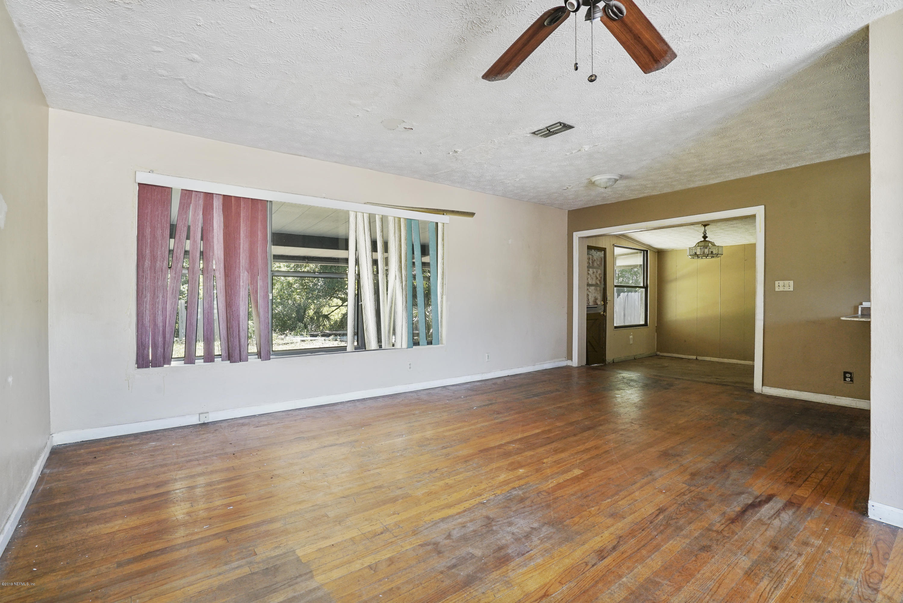 6300 Merrill Road Jacksonville, FL 32277 - Photo 3 of 17 DSC01862