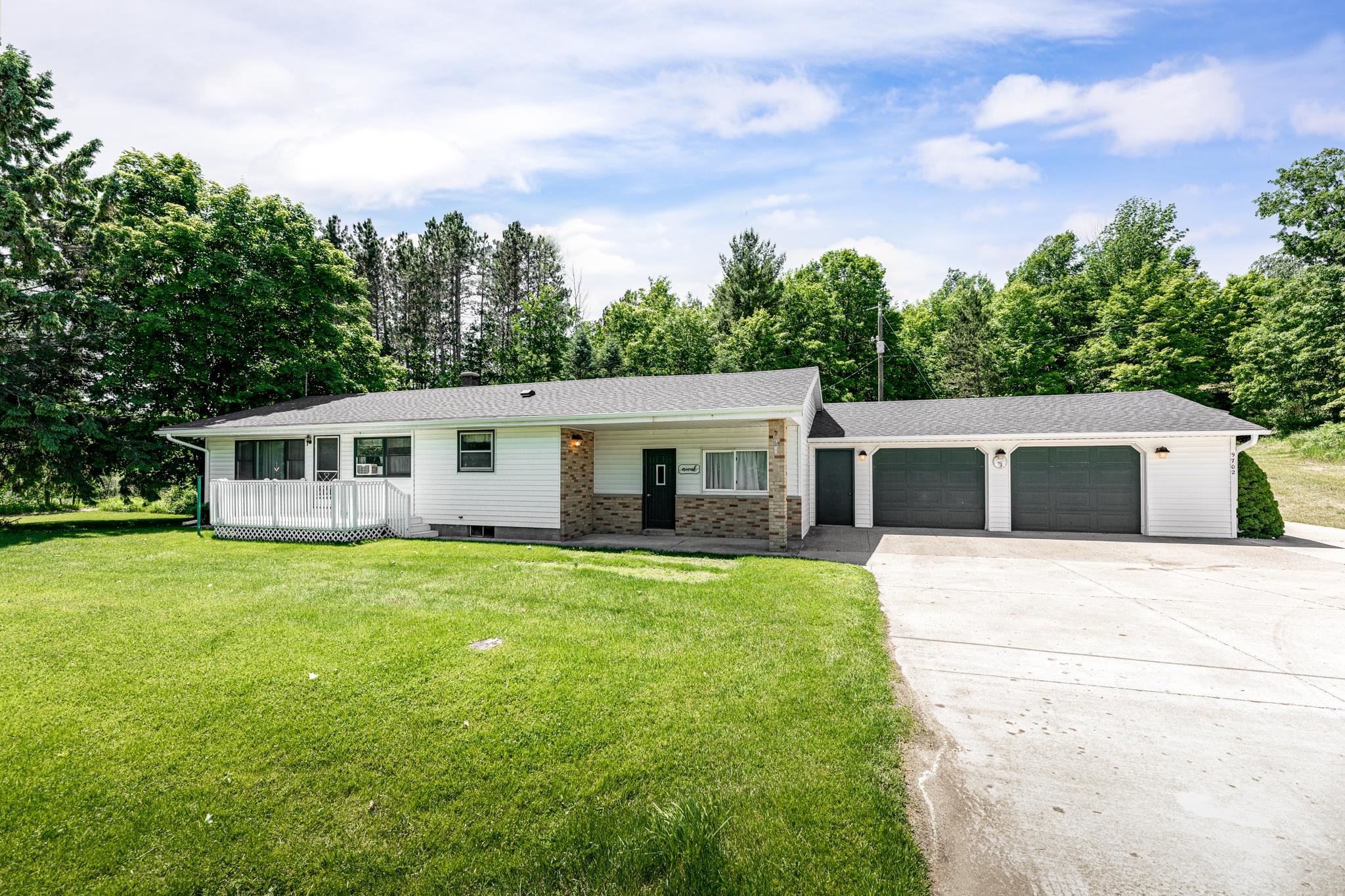 9702 South Cedar Road Cedar, MI 49621 - Photo 2 of 42 1901404-1.JPG