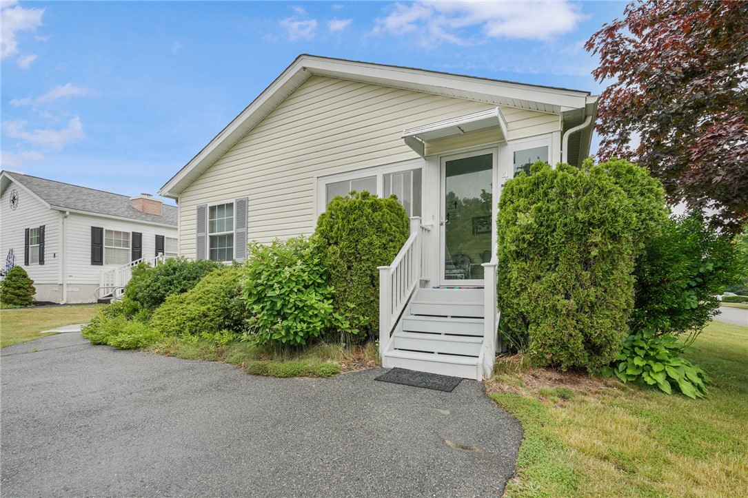 4 Nightingale Lane Tiverton, RI 02878 - Photo 2 of 21