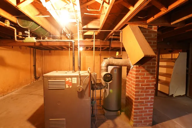 $230,000 | 11 Carpet Street, Enfield, CT 06082