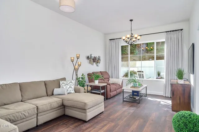 $1,000,000 | 914 Corte Augusta, Camarillo, CA 93010