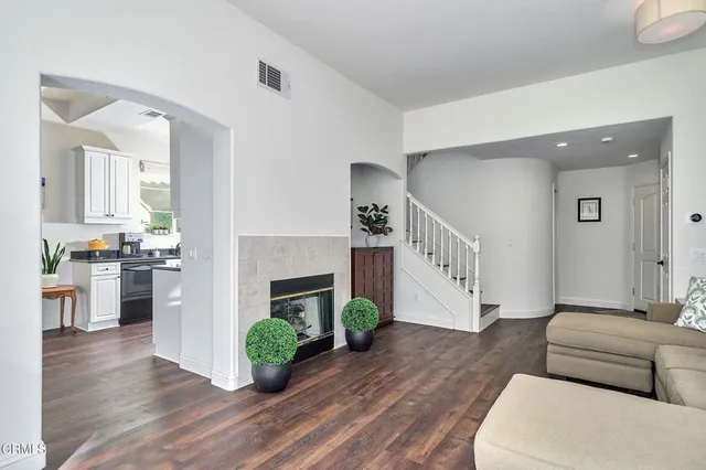 $1,000,000 | 914 Corte Augusta, Camarillo, CA 93010