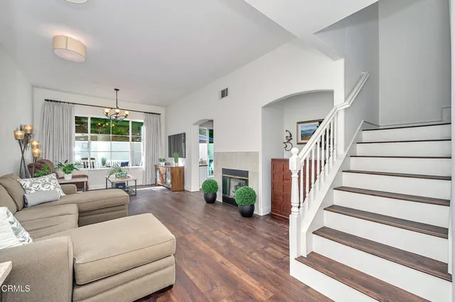 $1,000,000 | 914 Corte Augusta, Camarillo, CA 93010