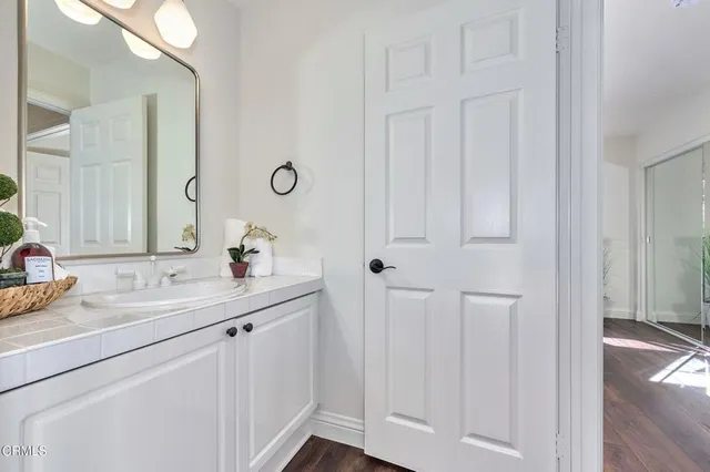 $1,000,000 | 914 Corte Augusta, Camarillo, CA 93010