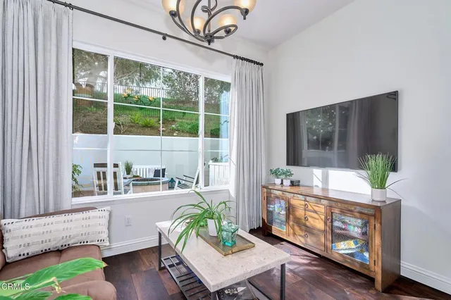 $1,000,000 | 914 Corte Augusta, Camarillo, CA 93010