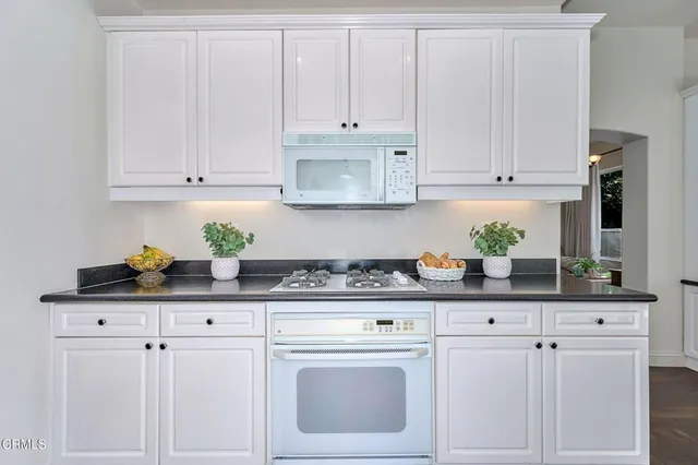 $1,000,000 | 914 Corte Augusta, Camarillo, CA 93010