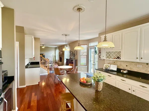 $669,900 | 2717 Berman Road, North Aurora, IL 60542