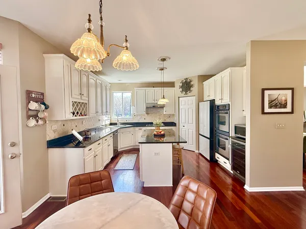 $669,900 | 2717 Berman Road, North Aurora, IL 60542