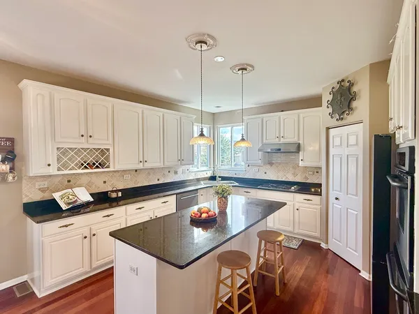 $669,900 | 2717 Berman Road, North Aurora, IL 60542