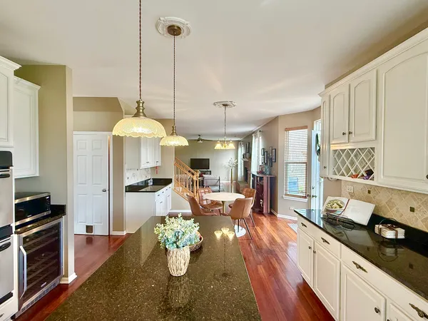 $669,900 | 2717 Berman Road, North Aurora, IL 60542