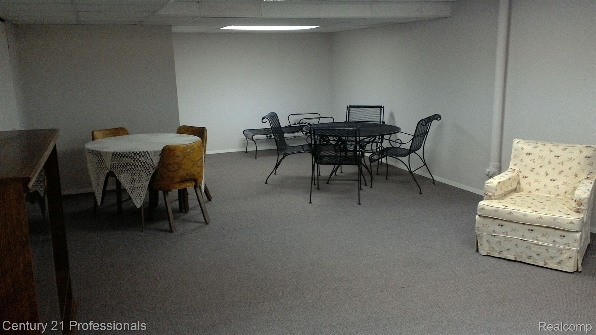 628 Tennyson Rochester, MI 48307 - Photo 28 of 32 Finished Lower Level
