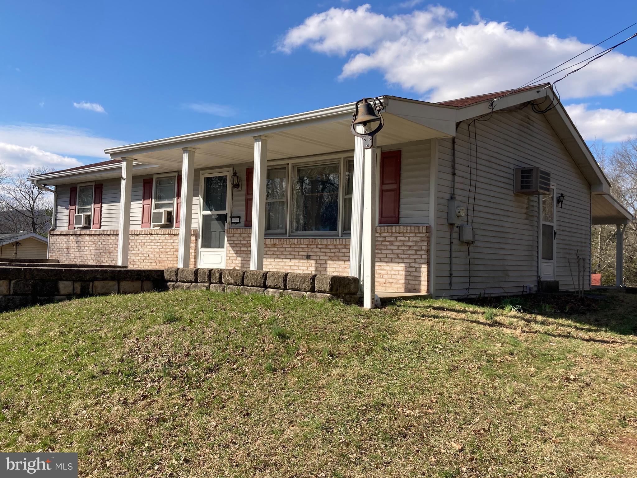 31 McElwee Road Dauphin, PA 17018 - Photo 16 of 27 Enjoy the porch!