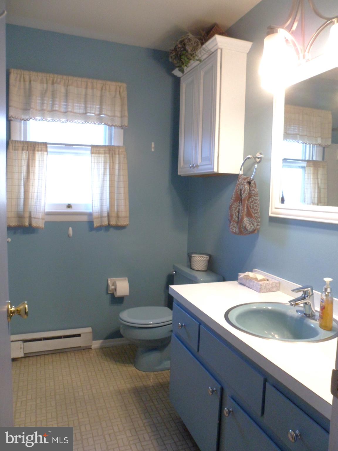 31 McElwee Road Dauphin, PA 17018 - Photo 8 of 27 Bath 1