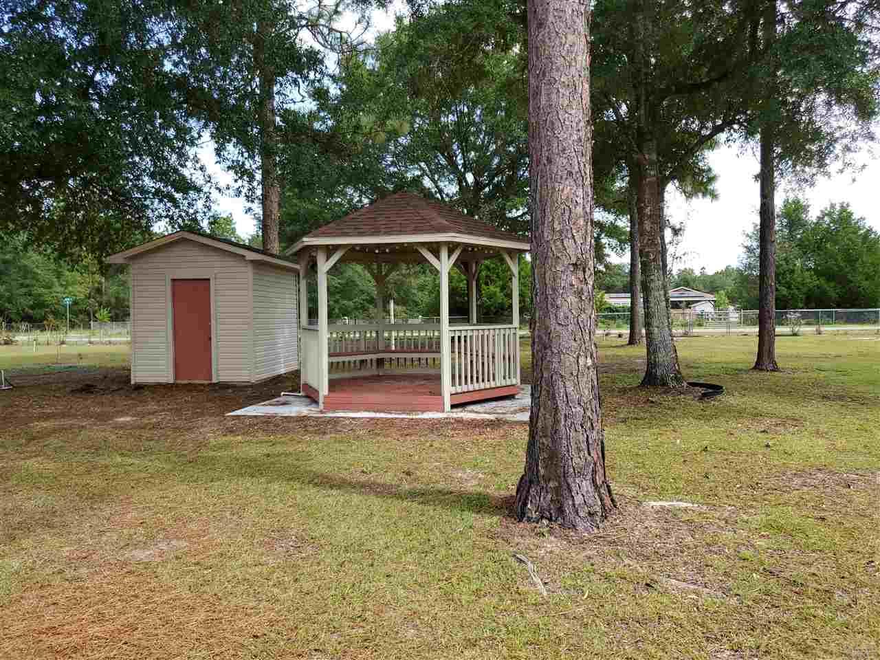 5908 Ruth Avenue Milton, FL 32583 - Photo 9 of 48 Gallery Image 9