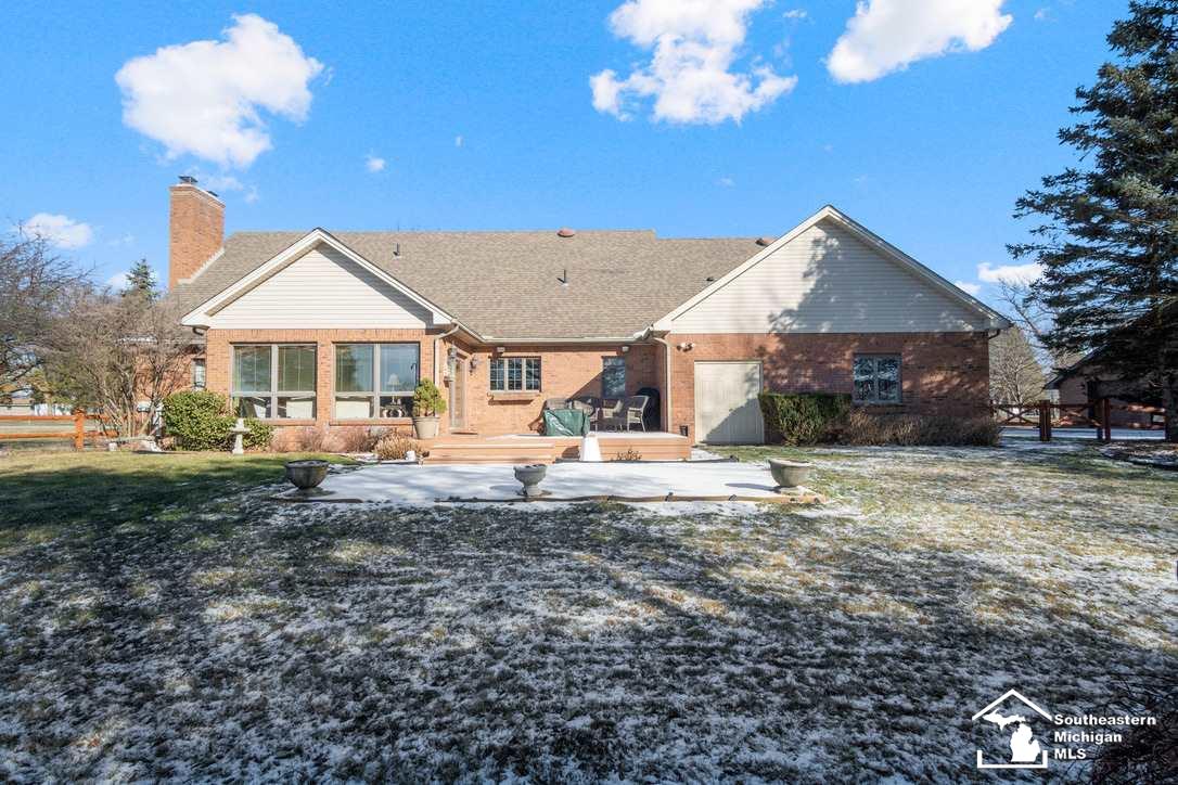 744 East Hurd Road Monroe, MI 48162 - Photo 54 of 68 50033470-53.JPG