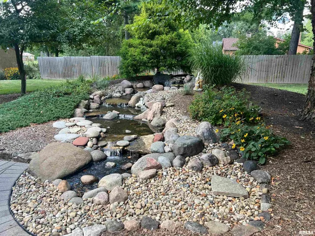 $135,000 | 302 West 5th Street, Vermont, IL 61484