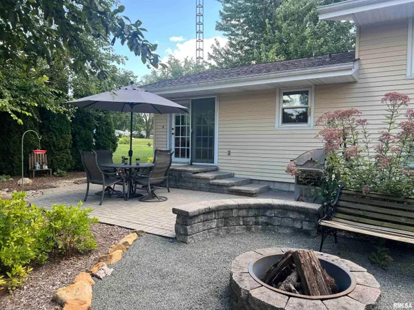 $135,000 | 302 West 5th Street, Vermont, IL 61484