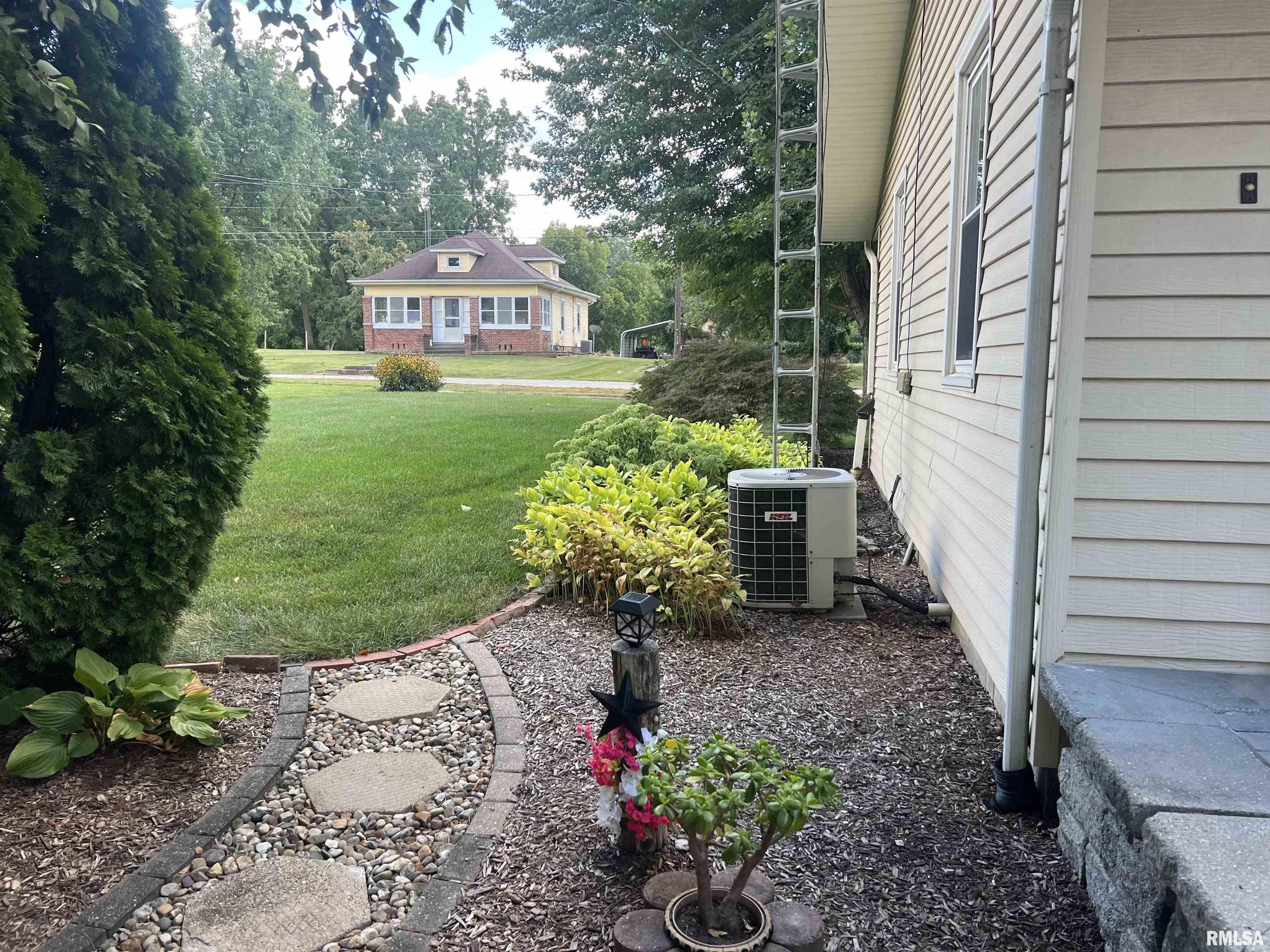 302 West 5th Street Vermont, IL 61484 - Photo 18 of 42