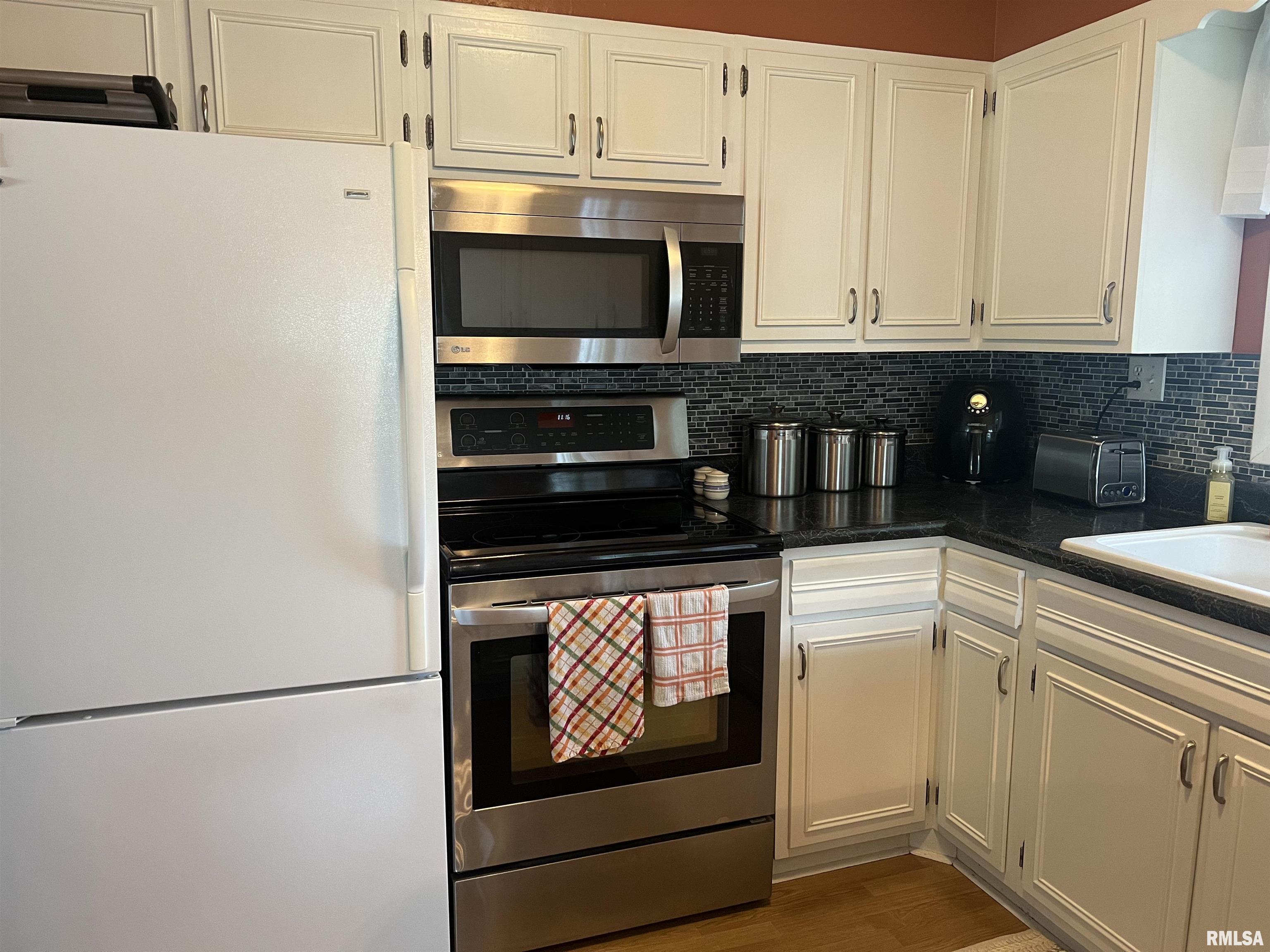 302 West 5th Street Vermont, IL 61484 - Photo 24 of 42