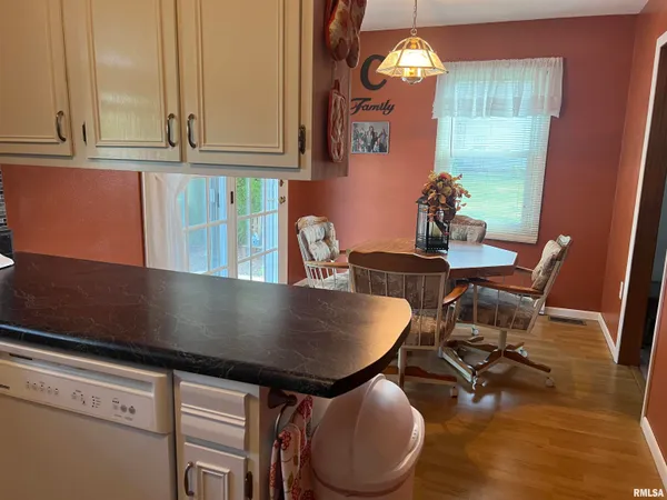 $135,000 | 302 West 5th Street, Vermont, IL 61484