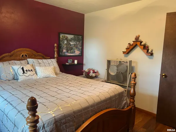 $135,000 | 302 West 5th Street, Vermont, IL 61484