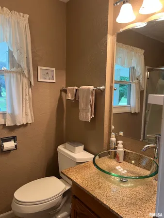 $135,000 | 302 West 5th Street, Vermont, IL 61484