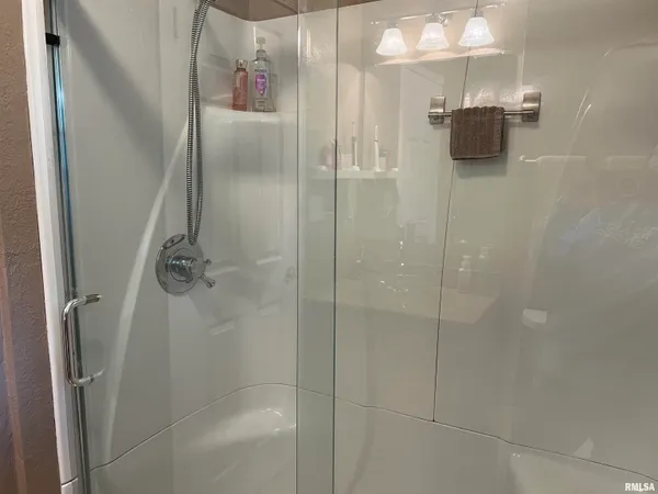 $135,000 | 302 West 5th Street, Vermont, IL 61484