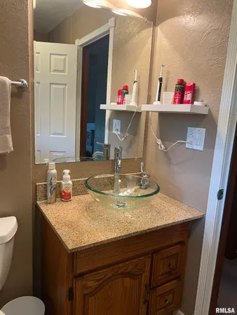 $135,000 | 302 West 5th Street, Vermont, IL 61484