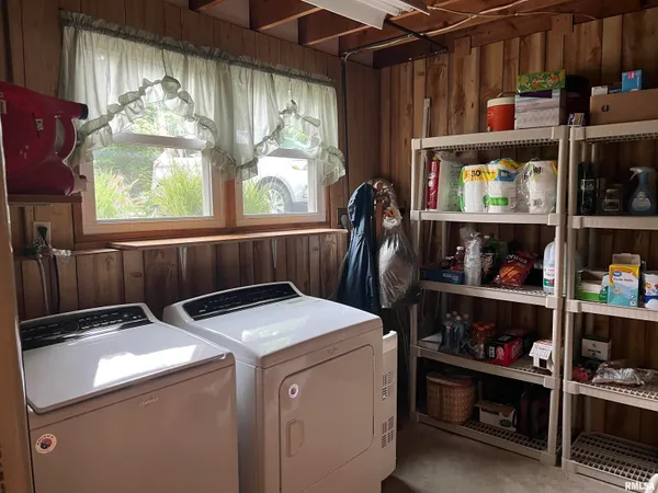 $135,000 | 302 West 5th Street, Vermont, IL 61484