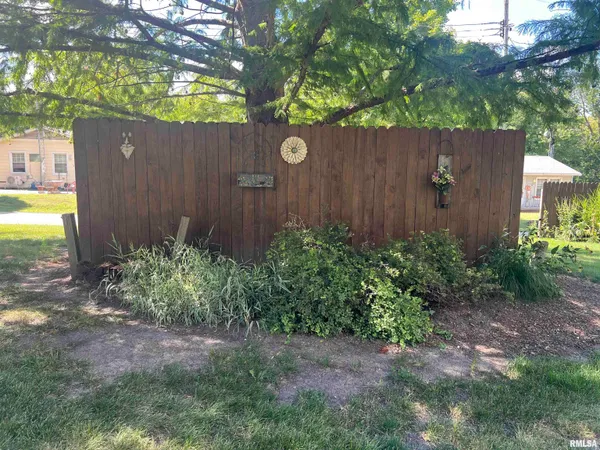 $135,000 | 302 West 5th Street, Vermont, IL 61484