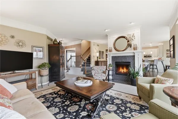 $629,000 | 7705 Quail Ridge, Parkville, MO 64152