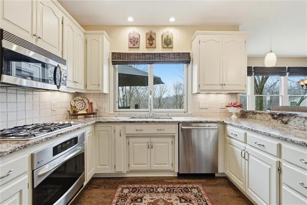 $629,000 | 7705 Quail Ridge, Parkville, MO 64152