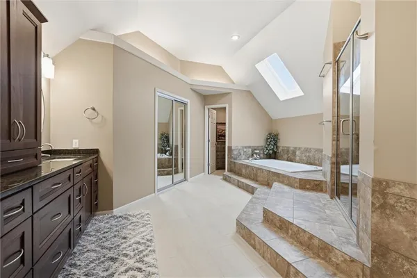 $629,000 | 7705 Quail Ridge, Parkville, MO 64152
