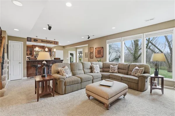$629,000 | 7705 Quail Ridge, Parkville, MO 64152