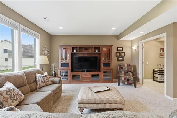 $629,000 | 7705 Quail Ridge, Parkville, MO 64152