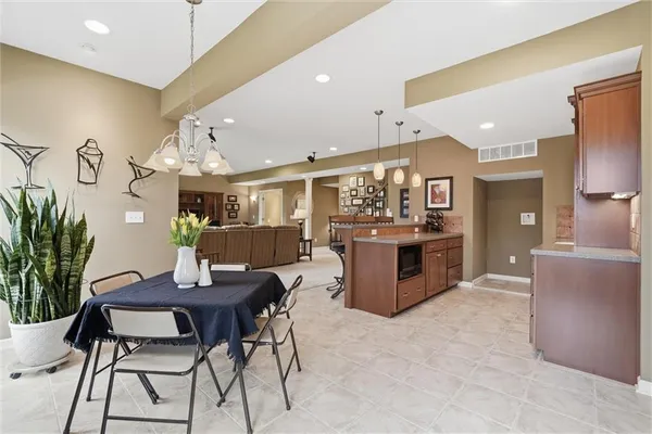 $629,000 | 7705 Quail Ridge, Parkville, MO 64152