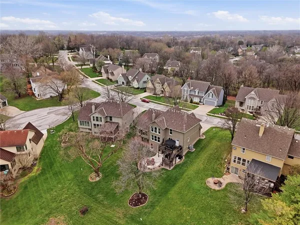 $629,000 | 7705 Quail Ridge, Parkville, MO 64152