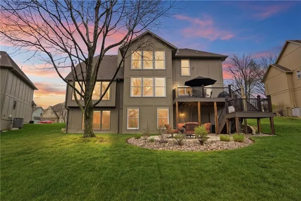 $629,000 | 7705 Quail Ridge, Parkville, MO 64152