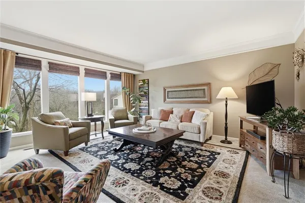 $629,000 | 7705 Quail Ridge, Parkville, MO 64152