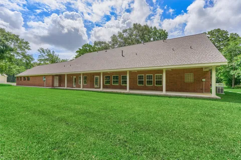$1,050,000 | 11062 North Hidden Oaks, Conroe, TX 77384