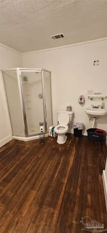 $2,400 | 3480 Barrancas Avenue, Pensacola, FL 32507