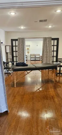 $2,500 | 3480 Barrancas Avenue, Pensacola, FL 32507