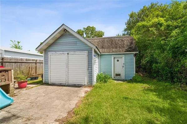 $225,000 | 527 Grefer Avenue, Harvey, LA 70058